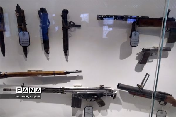 بازدید دانش‌آموزان منطقه ۱۳ در سالروز عملیات افتخار آفرین مرصاد از موزه ملی دفاع مقدس