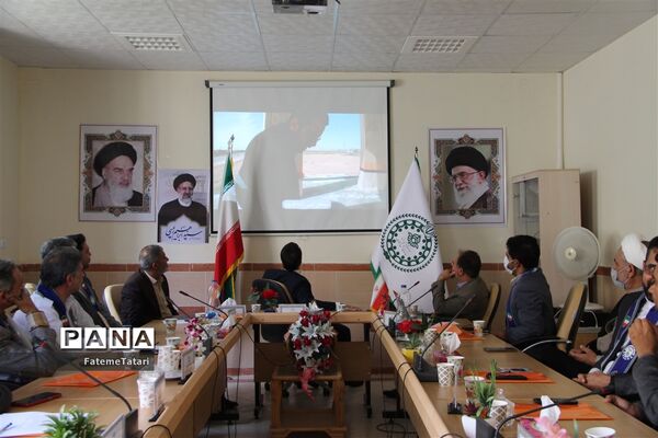 نشست هم‌اندیشی مدیران سازمان دانش‌آموزی با مدیرکل آموزش و پرورش خراسان شمالی