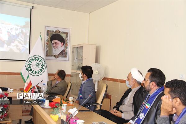 نشست هم‌اندیشی مدیران سازمان دانش‌آموزی با مدیرکل آموزش و پرورش خراسان شمالی
