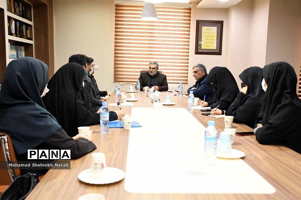 دیدار نمایندگان دهمین دوره مجلس دانش‌آموزی با مدیرکل آموزش و پرورش خوزستان