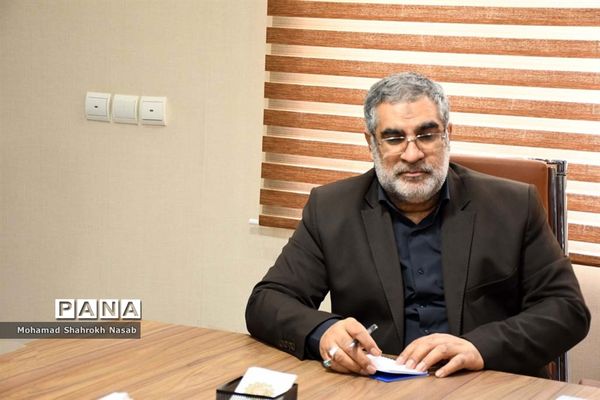 دیدار نمایندگان دهمین دوره مجلس دانش‌آموزی با مدیرکل آموزش و پرورش خوزستان