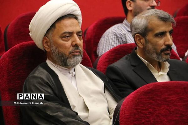رونمایی ازکتاب «وقتی بابا رئیس بود» -1