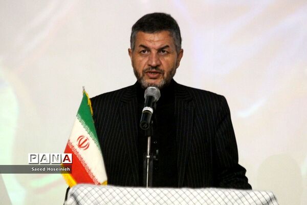 رونمایی از کتاب «وقتی بابا رئیس بود»-3