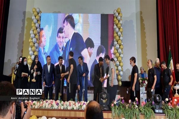 آیین اختتامیه مسابقات فوتسال فرهنگیان کشور در شیراز