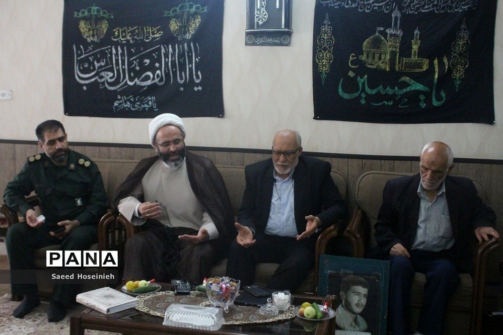 نخستین آیین تکریم «یک عمر نوکری» در قم