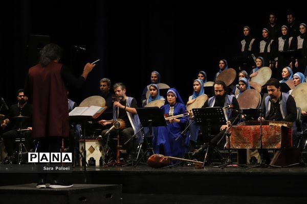 کنسرت گروه موسیقی تلفیقی «هوران»