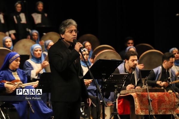 کنسرت گروه موسیقی تلفیقی «هوران»