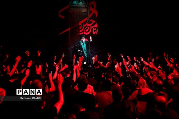 عزاداری شب اول محرم در امام‌زاده صالح(ع)