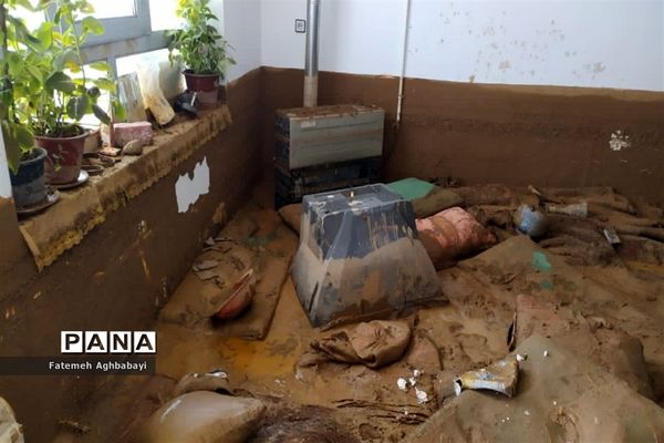 امداد‌رسانی به مردم سیل‌زده روستای بارده شهرستان بن