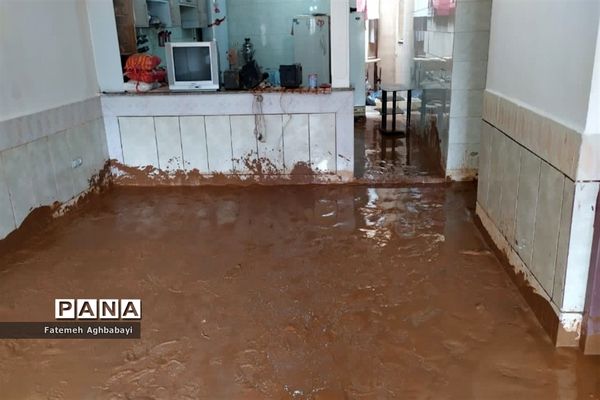 امداد‌رسانی به مردم سیل‌زده روستای بارده شهرستان بن