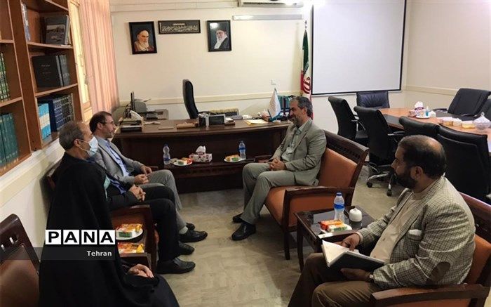 ‌خداوند اولین امر‌کننده به معروف و نهی‌کننده از منکر است