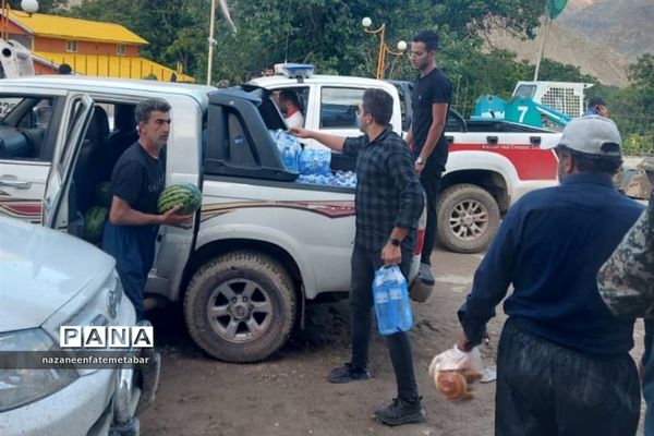 کمک به سیل‌زدگان توسط مردم جهادگر فیروزکوه