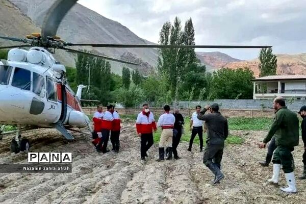 بازدید هوایی استاندار تهران از عشایر سیل‌زده  دشت لار رودهن
