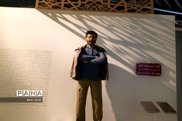 بازدید دانش‌آموزان دختر منطقه ۱۳  از موزه ملی دفاع مقدس