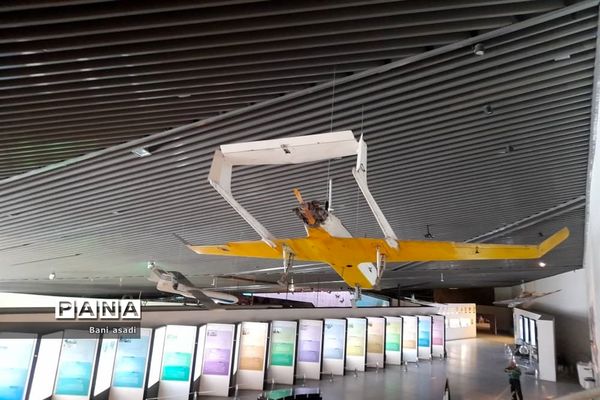 بازدید دانش‌آموزان دختر منطقه ۱۳  از موزه ملی دفاع مقدس