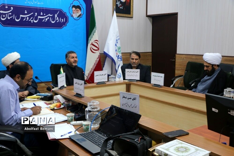 جلسه شورای برنامه‌ریزی سازمان دانش‌آموزی استان قم