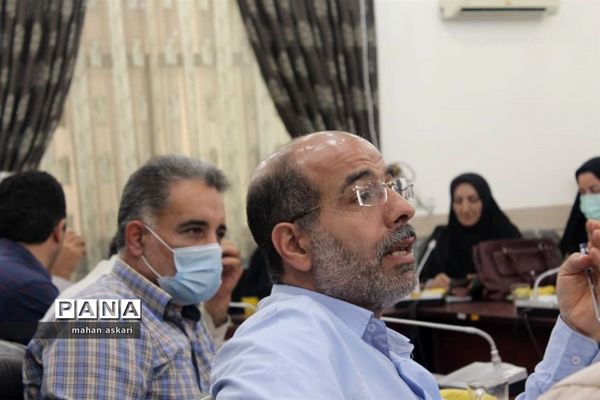 نشست مدیران مدارس متوسطه اول در گلوگاه