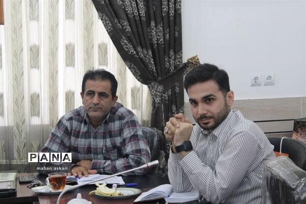 نشست مدیران مدارس متوسطه اول در گلوگاه