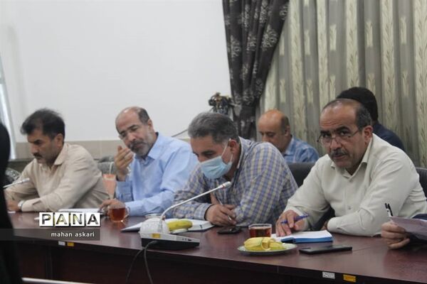 نشست مدیران مدارس متوسطه اول در گلوگاه