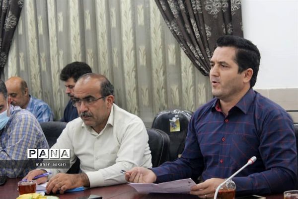 نشست مدیران مدارس متوسطه اول در گلوگاه