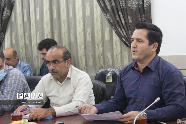 نشست مدیران مدارس متوسطه اول در گلوگاه