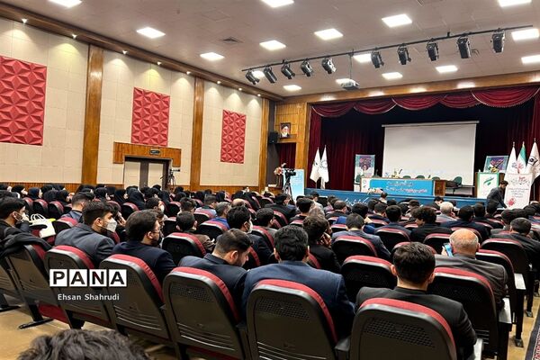 حضور نمایندگان سیستان و بلوچستان در مراسم اختتامیه دهمین دوره مجلس دانش آموزی کشور