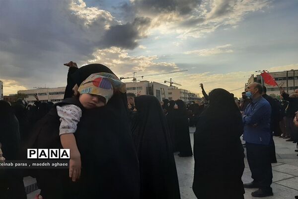 تشییع  پیکر پنج شهید مدافع حرم