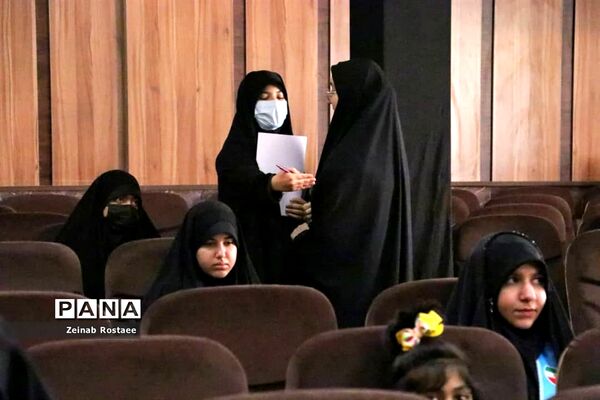 برگزاری همایش دختران بانوی بهشت ویژه دانش‌آموزان عضو سازمان دانش‌آموزی در ناحیه 2 شیراز