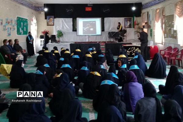 برگزاری همایش دختران بانوی بهشت ویژه دانش‌آموزان عضو سازمان دانش‌آموزی درشهرستان نی‌ریز