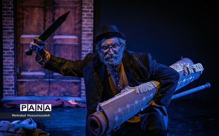 امین اکبری‌نسب: با تکیه بر هنر نمایش می‌توان در مدارس دست به انقلاب فرهنگی زد