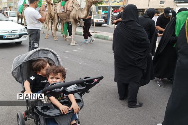 اجرای نمایش خیابانی قافله‌سالار کربلا در محمدشهر کرج