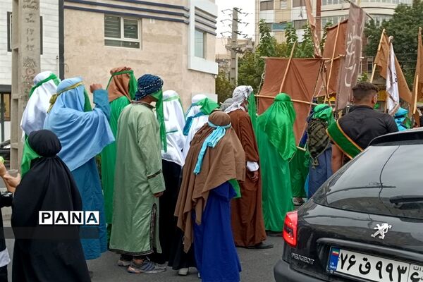 اجرای نمایش خیابانی قافله‌سالار کربلا در محمدشهر کرج