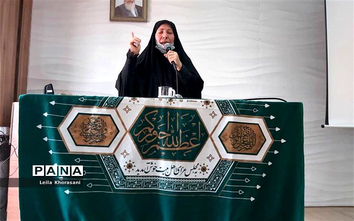 دختران بانوی بهشت به بزرگداشت مقام دختر سه ساله بهشتی نشستند