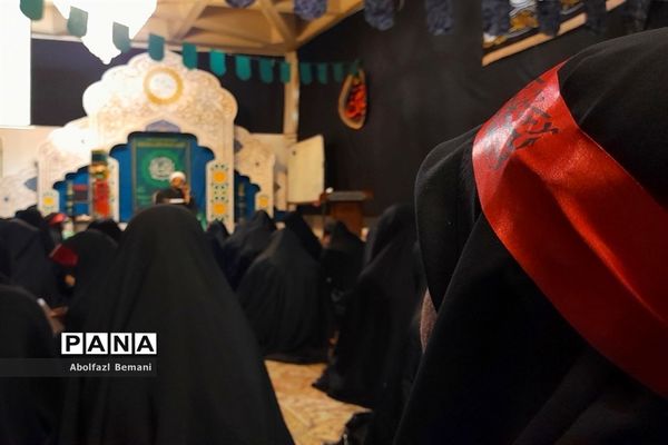 محفل دختران بهشتی در حرم حضرت معصومه(س)
