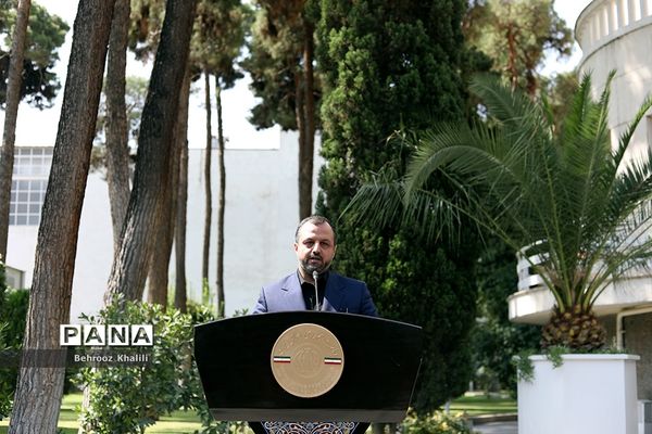 حاشیه جلسه هیات دولت - 12مرداد