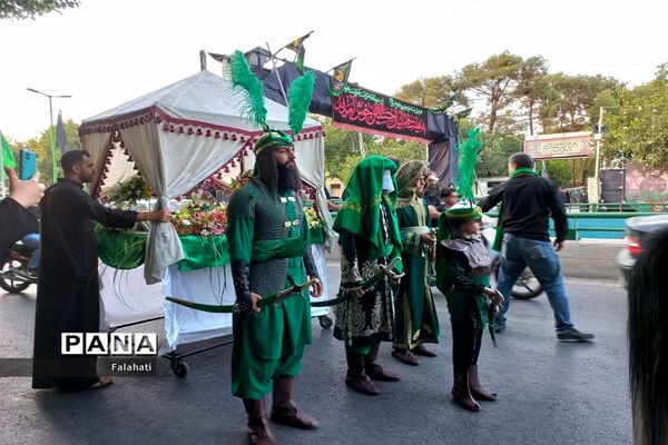 حرکت نمادین کاروان اهل بیت امام حسین علیه السلام در  اصفهان