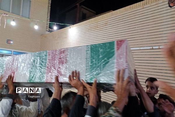تشییع پیکر شهید تازه تفحص شده دوران هشت سال دفاع مقدس در شهرستان ورزنه
