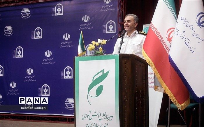 نمایندگان مجلس دانش‌آموزی به عنوان سفیران فرهنگ ایمنی ترافیک، می توانند به آموزش و پرورش یاری برسانند
