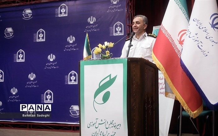 نمایندگان مجلس دانش‌آموزی به عنوان سفیران فرهنگ ایمنی ترافیک، می توانند به آموزش و پرورش یاری برسانند