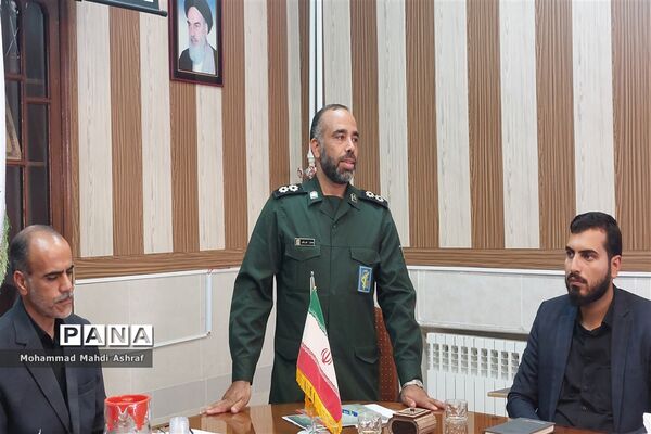 تقدیر از فرماندهان واحد‌های بسیج دانش‌آموزی مدارس نائین