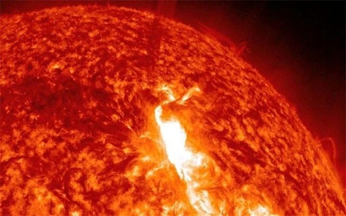 هشدار درباره برخورد فردای طوفان خورشیدی با زمین