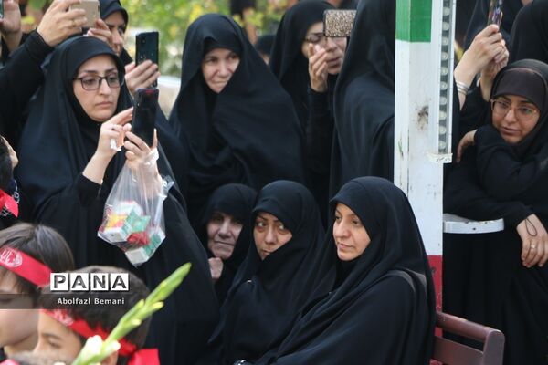 آیین آغاز نصب 222 تابلوی هوشمند شهدا در قم-2
