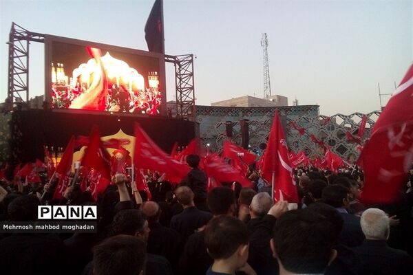 مراسم با شکوه وداع با پیکر مطهر پنج شهید مدافع حرم تازه تفحص شده در تهران