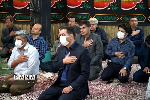 برپایی مراسم روضه‌خوانی اباعبدالله الحسین(ع) در اداره کل آموزش و پرورش اصفهان