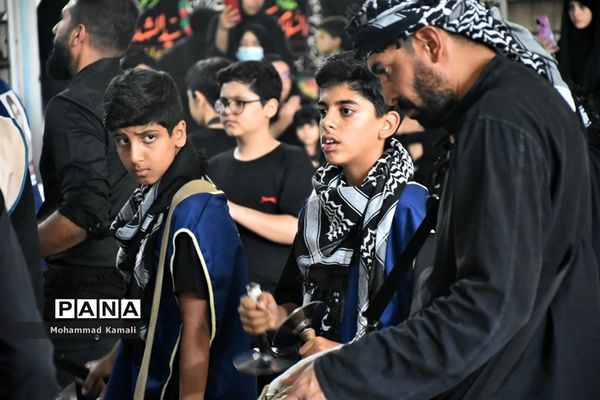 همایش شیرخوارگان حسینی در شهر محلات