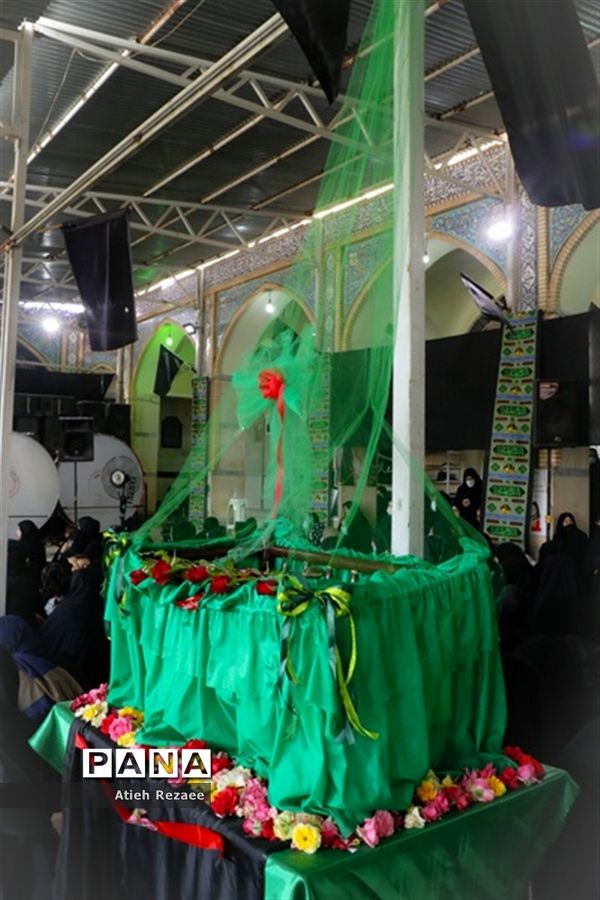 همایش شیرخوارگان حسینی در شهر محلات