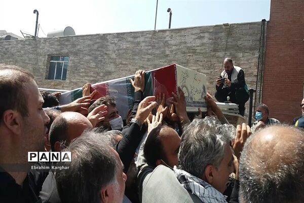 شهید گمنام 17 ساله مهمان آموزش و پرورش منطقه5 شد