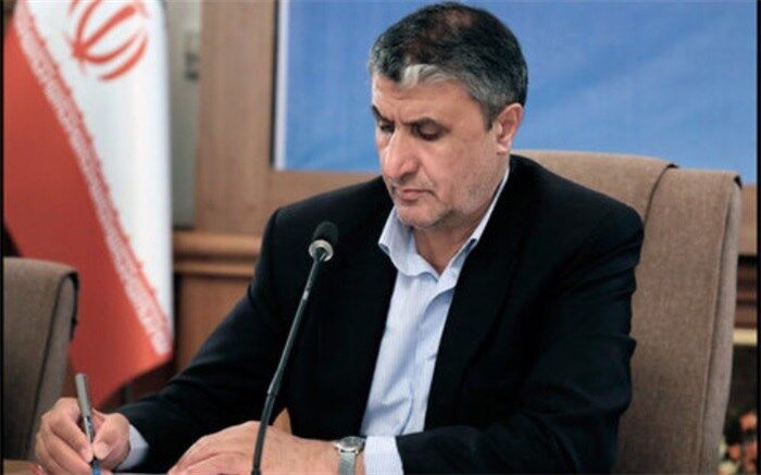خبرنگاران با تحمل مشقّت، بیرق حق‌گویی و تبیین را برافراشته‌اند