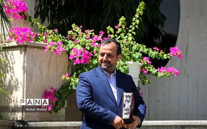 وزیر اقتصاد: روند اقتصادی رو به بهبود است