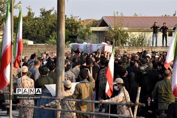 خاکسپاری پیکر مطهر شهید محمد امین کریمیان در بهنمیر